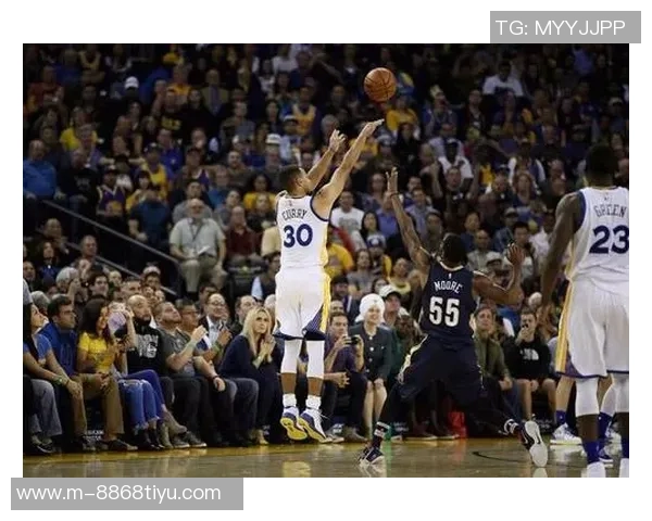 三球短暂出战15分钟高效表现三分球命中率50贡献11分2篮板3助攻